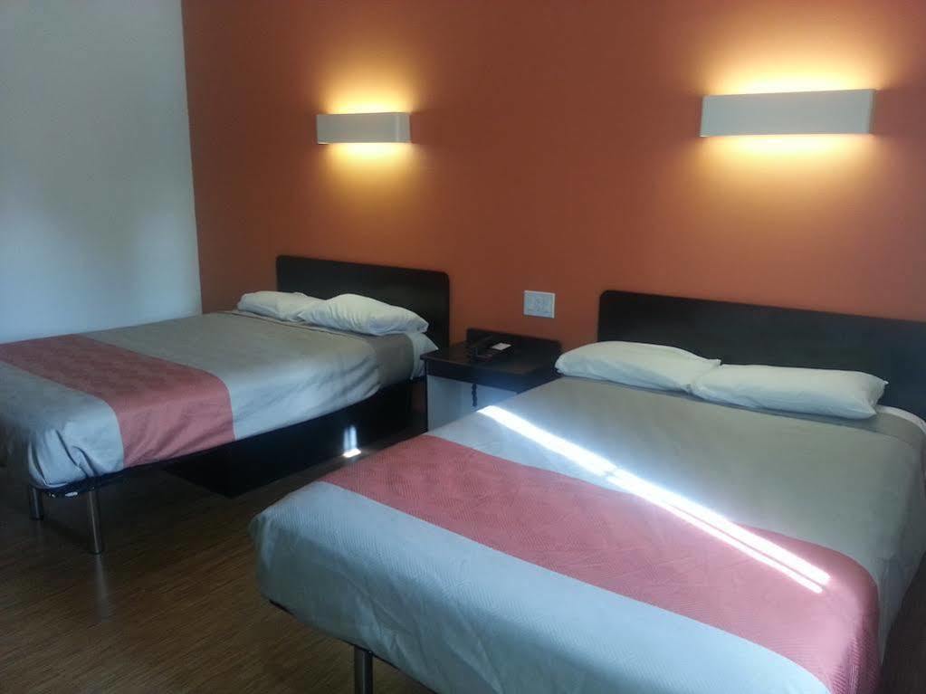 Motel 6 Bell Gardens Kültér fotó